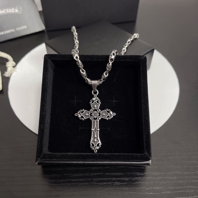 Ch**me He**ts necklaces